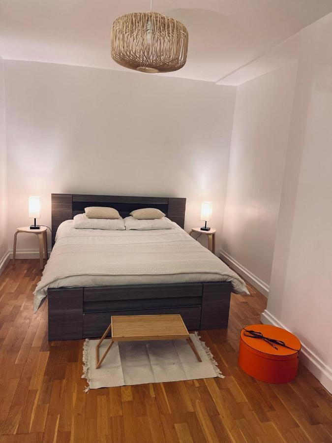 Chic Apartment On The Famous Shopping Rue Du Faubourg Saint-Honore Street パリ エクステリア 写真